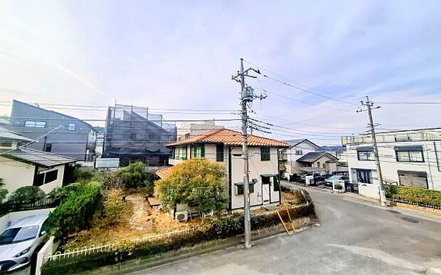 《眺望》 ■目の前には気持ちの良い青空が広がります。開放的で開けた空間が望めます。