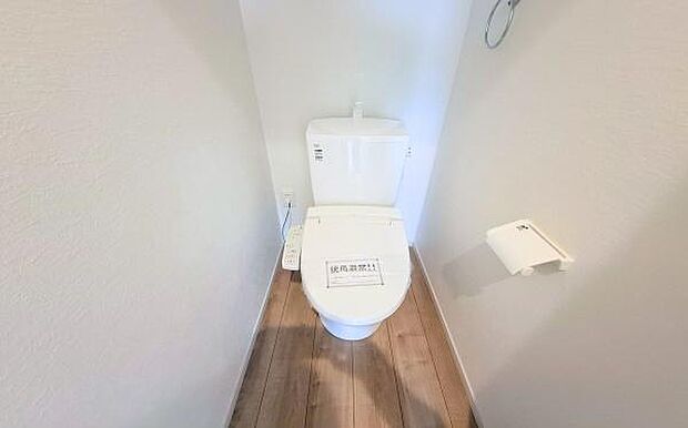 《トイレ》 ■清潔感のある落ち着いたトイレ。