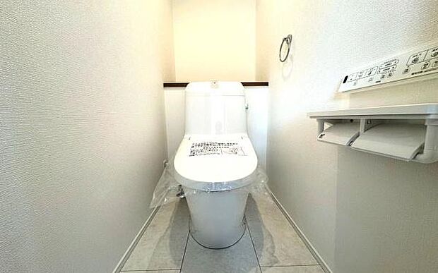 《トイレ》　■清潔感のある落ち着いたトイレ。