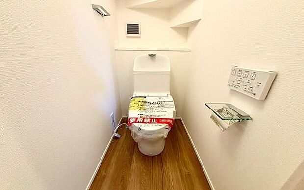 《トイレ》 ■清潔感のある落ち着いたトイレ。