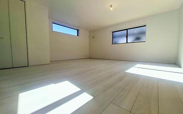 《リビングダイニング》 ■上質な時間を育む暮らしのメインステージ。寛ぎとご家族とのコミュニケーションを育む居心地のよい場所。