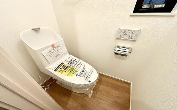 《トイレ》 ■清潔感のある落ち着いたトイレ。