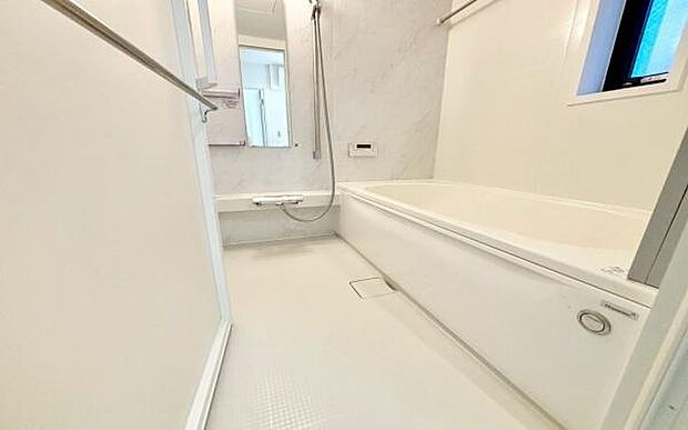 《浴室 》 ■バスルームは一日の疲れを癒す居心地の良い空間です。