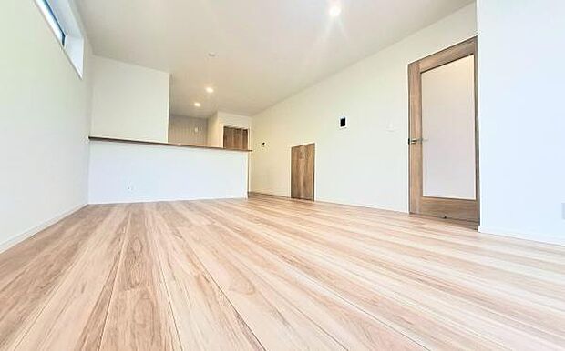 《リビングダイニング》 ■ご家族でゆったりとした時間を過ごす場所です。