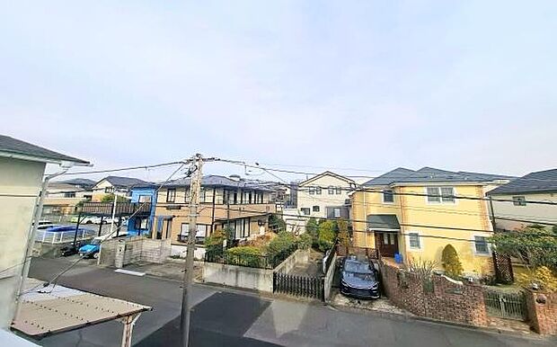 《眺望》 ■目の前には気持ちの良い青空が広がります。開放的で開けた空間が望めます。