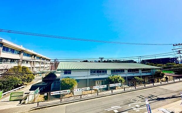 《眺望》 ■目の前には気持ちの良い青空が広がります。開放的で開けた空間が望めます。