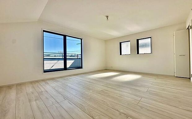 《寝室》 ■心地よい眠りへといざなうしっとりと落ち着いた雰囲気の寝室。