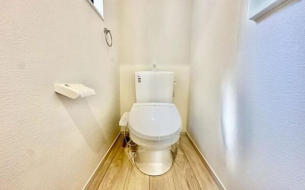 《トイレ》 ■清潔感のある落ち着いたトイレ。