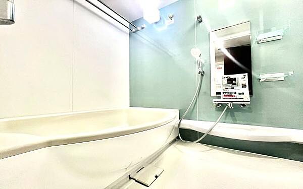 《浴室　》　■バスルームは一日の疲れを癒す居心地の良い空間です。