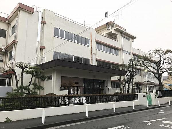 川崎市立臨港中学校まで235m