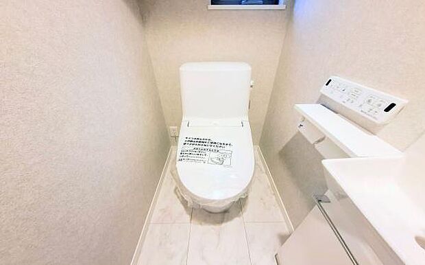 《トイレ》■トイレは明るい空間で清潔感があります。