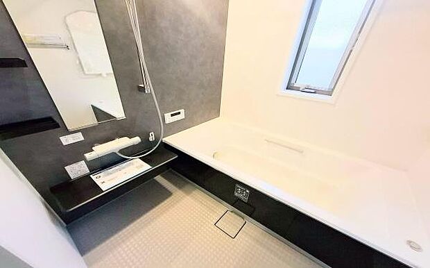 《浴室　》　■バスルームは一日の疲れを癒す居心地の良い空間です。