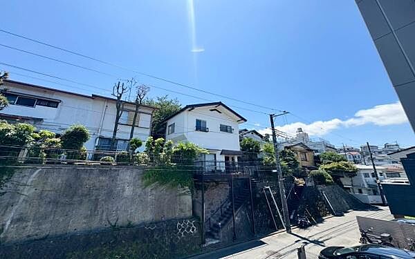 《眺望》爽やかな青空と緑豊かな自然に囲まれた眺望良好地。