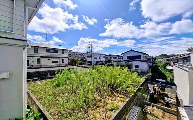 《眺望》 ■「空」×「光」×「風」。開放感を具現化したような現地は、まさに「永住の地」としての選択肢です。