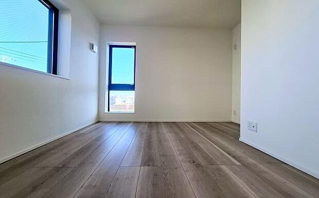 《寝室》 ■心地よい眠りへといざなうしっとりと落ち着いた雰囲気の寝室。