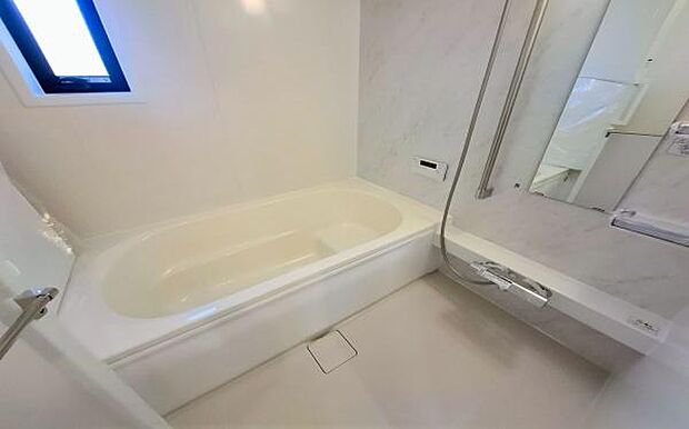 《浴室 》 ■バスルームは一日の疲れを癒す居心地の良い空間です。