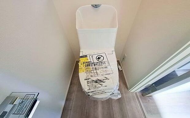 《トイレ》 ■清潔感のある落ち着いたトイレ。