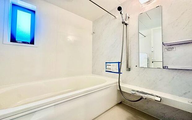 《浴室 》 ■バスルームは一日の疲れを癒す居心地の良い空間です。