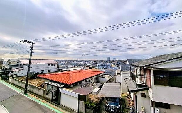 《眺望》さわやかな風が渡りたっぷり陽光がふりそそぎます。