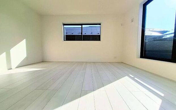 《寝室》 ■心地よい眠りへといざなうしっとりと落ち着いた雰囲気の寝室。