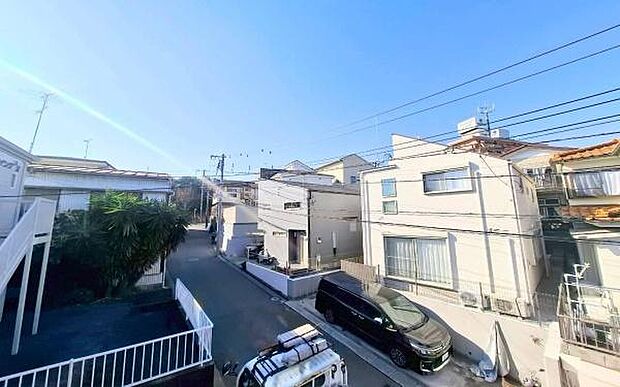 《眺望》 ■前面に高い建物がないので開放的で開けた眺望が望めます。