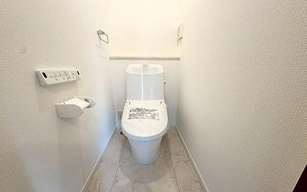 《トイレ》 ■清潔感のある落ち着いたトイレ。