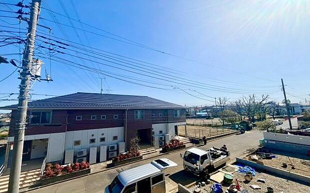 《眺望》 ■目の前には気持ちの良い青空が広がります。開放的で開けた空間が望めます。