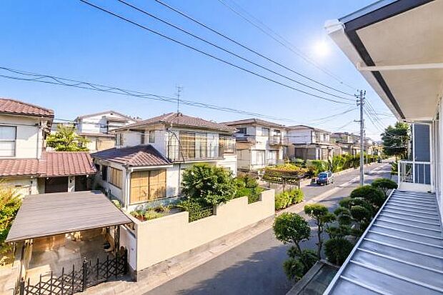 《眺望》 ■目の前には気持ちの良い青空が広がります。開放的で開けた空間が望めます。