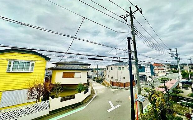 《眺望》　■目の前には気持ちの良い青空が広がります。開放的で開けた空間が望めます。