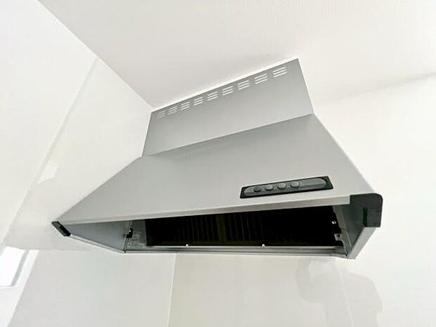 《レンジフード》 ■調理中の油煙やニオイを効率よく吸引するレンジフード。