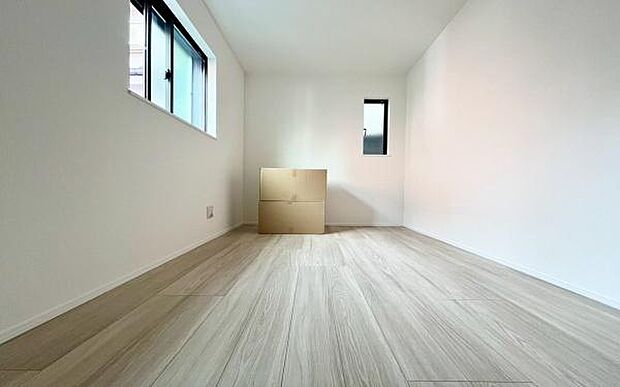 《洋室》 ■明るくスタイリッシュな空間になっています。