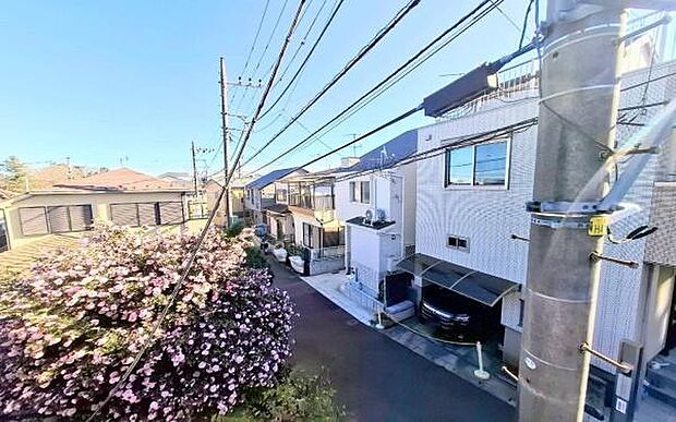 《眺望》 ■目の前には気持ちの良い青空が広がります。開放的で開けた空間が望めます。