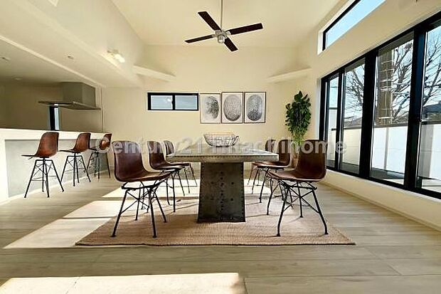 ゆとりを感じさせる上質で明るい空間が、住まう人や訪れる人を心地よく迎え入れてくれます。(本画像家具はCGで作成しており、実際に現地に家具はおかれておりません。また価格に家具は含まれておりません。)