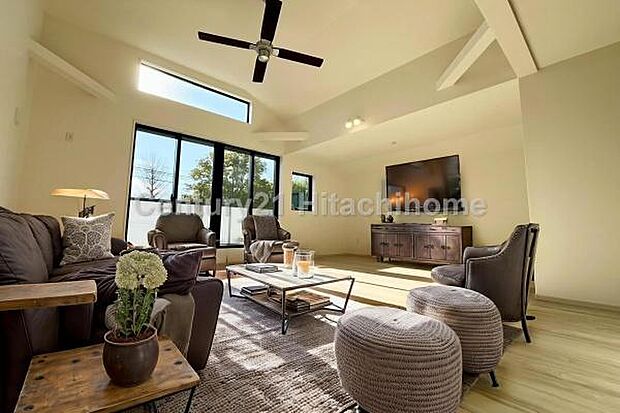 《リビングダイニング》 ■本画像は家具や小物の配置をCGで作成しており、実際に現地に家具や小物は置かれておりません。また、価格に家具や小物は含まれておりません。