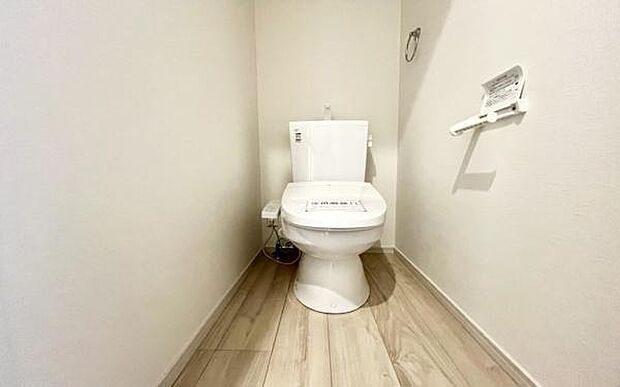 《トイレ》 ■トイレは明るい空間で清潔感があります。