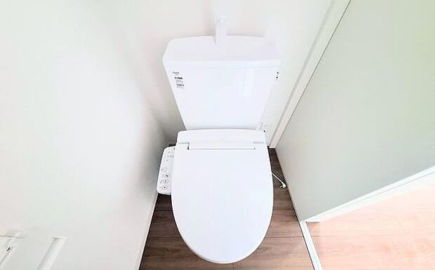 《トイレ》 ■トイレは明るい空間で清潔感があります。