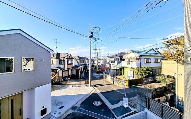 《眺望》 ■目の前には気持ちの良い青空が広がります。開放的で開けた空間が望めます。