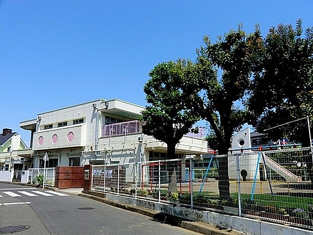 横浜市北上飯田保育園まで347m、いちょう団地に隣接している公立保育園です。日本・ベトナム・中国・タイ・ラオス・カンボジアなど、国際色豊かな保育園です。