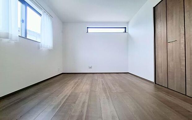 《子供部屋》 ■お子様の成長を優しく見守る、明るい子供部屋。遊んだり、学んだり、時には一人の時間を過ごしたりと健やかな毎日を育む大切な場所。未来への第一歩を育む、かけがえのない空間です。