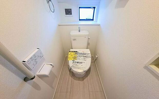 《トイレ》 ■清潔感のある落ち着いたトイレ。