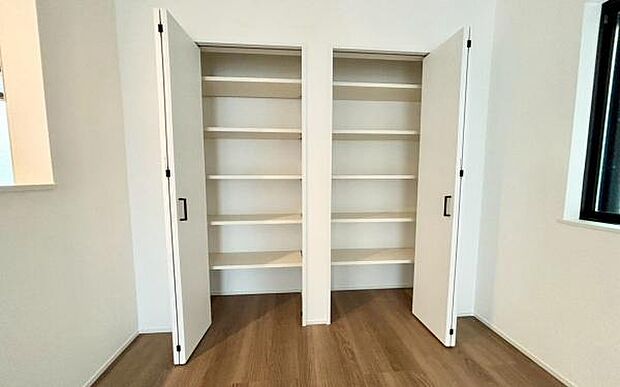 《収納》 ■実用性を考慮した収納です。