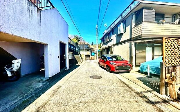 《現地》 ■安心して暮らせそうな住環境です。