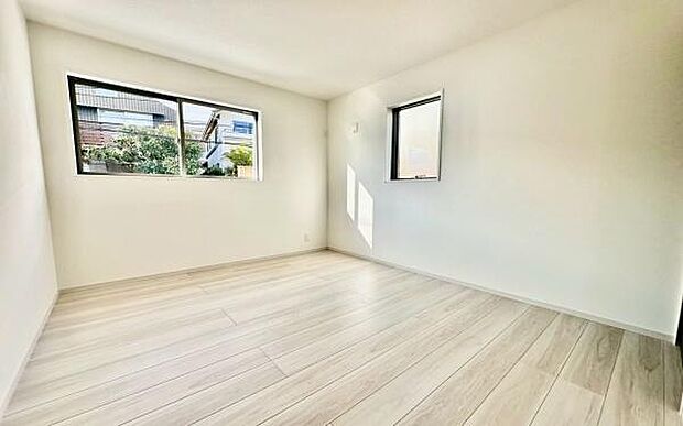《子供部屋》 ■お子様の成長を優しく見守る、明るい子供部屋。遊んだり、学んだり、時には一人の時間を過ごしたりと健やかな毎日を育む大切な場所。未来への第一歩を育む、かけがえのない空間です。
