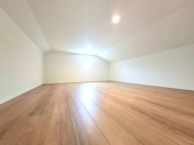 《ロフト》 ■収納力のあるゆとりのロフト。季節物やお子様との思い出をしっかり収納でき重宝します。お子様にとっては特別な秘密基地にも。