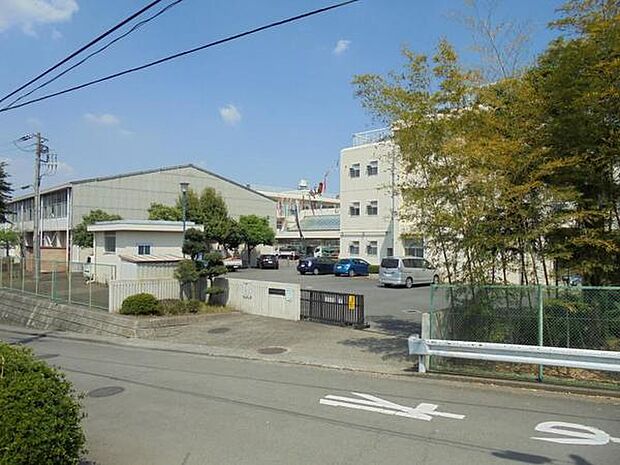 横浜市立みたけ台中学校まで1276m