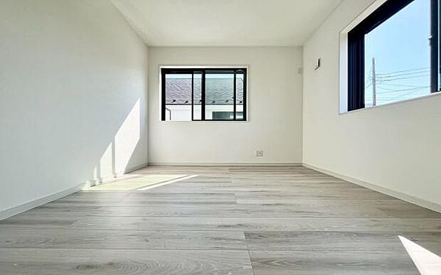 《洋室》 ■明るくスタイリッシュな空間になっています。