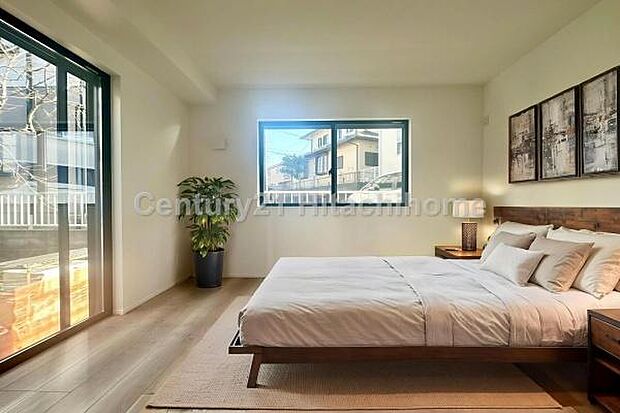 《寝室》　■本画像は家具や小物の配置をCGで作成しており、実際に現地に家具や小物は置かれておりません。また、価格に家具や小物は含まれておりません。