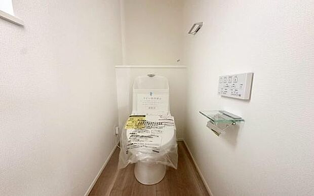 《トイレ》　■清潔感のある落ち着いたトイレ。