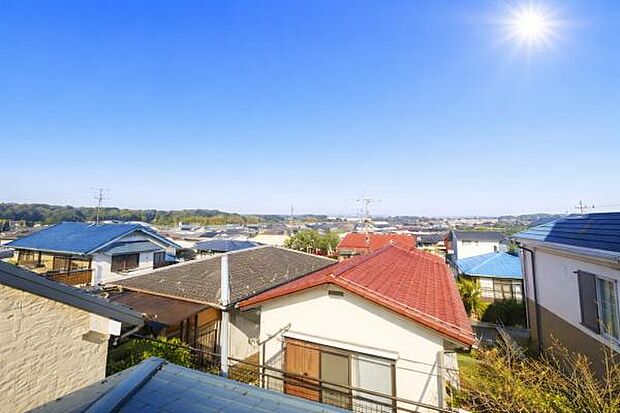 《眺望》 ■目の前には気持ちの良い青空が広がります。開放的で開けた空間が望めます。
