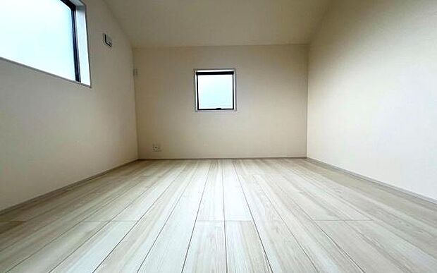 《洋室》　くつろぎの場としてだけでなく、趣味や仕事のパーソナルスペースとしても活躍する洋室。個の時間をたっぷり楽しめる快適空間です。